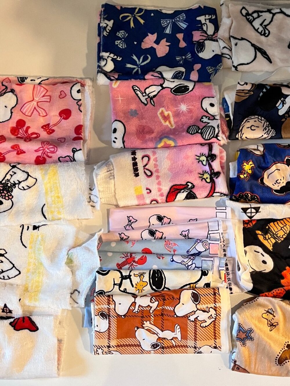 19 pc Snoopy scrap fabric - bundle 9